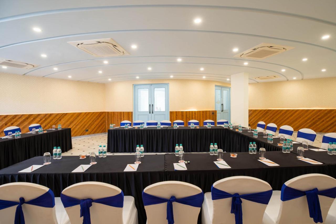 Ramee Royal Resort Udaipur Bagian luar foto