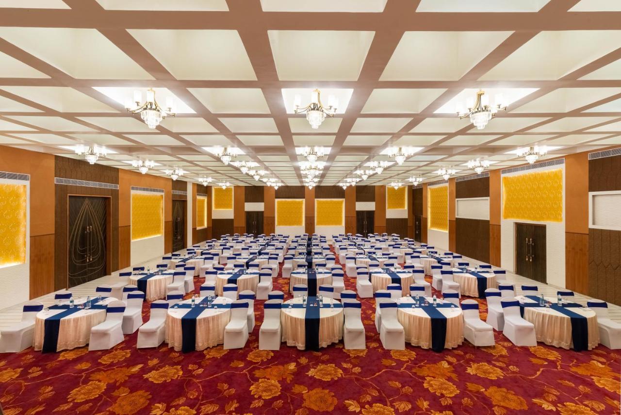 Ramee Royal Resort Udaipur Bagian luar foto