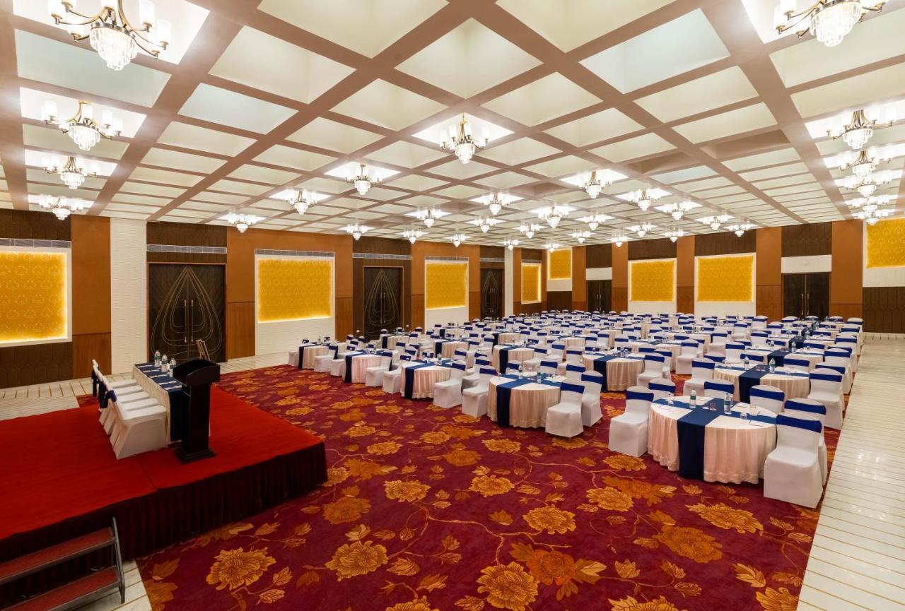 Ramee Royal Resort Udaipur Bagian luar foto