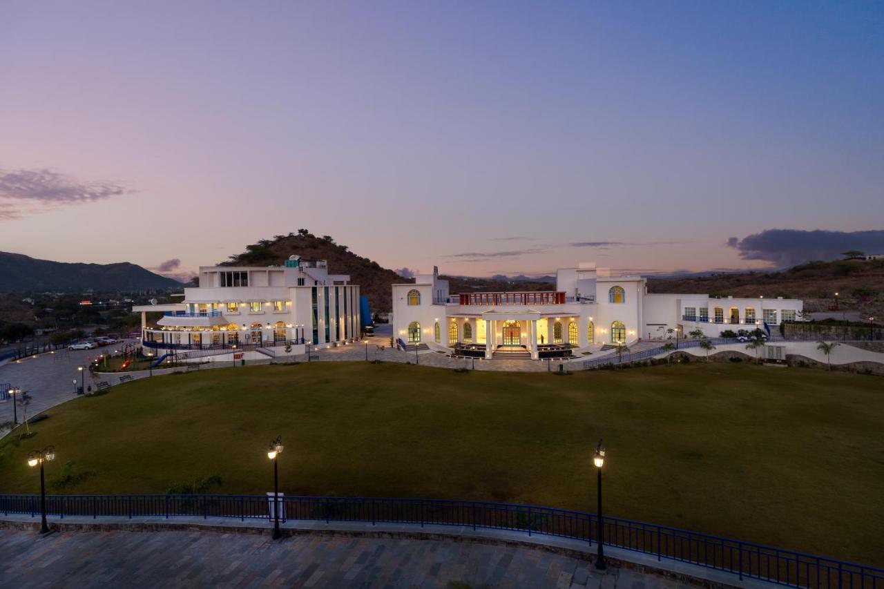 Ramee Royal Resort Udaipur Bagian luar foto