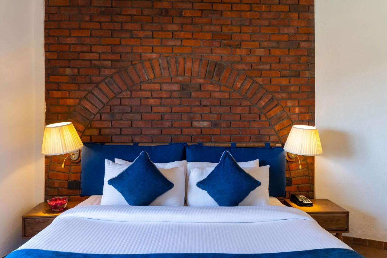 Ramee Royal Resort Udaipur Bagian luar foto