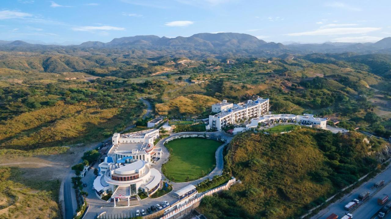 Ramee Royal Resort Udaipur Bagian luar foto